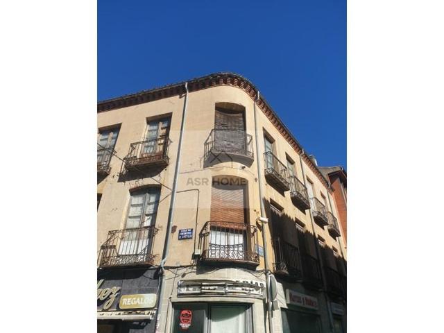 Edificio en venta en Ávila, Casco Histórico photo 0
