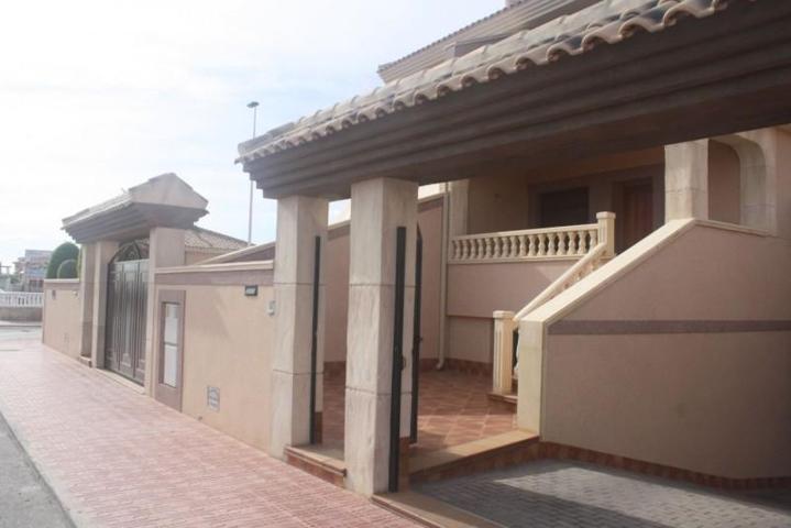 Adosada en venta en Torrevieja, Los Balcones - Los Altos del Edén photo 0