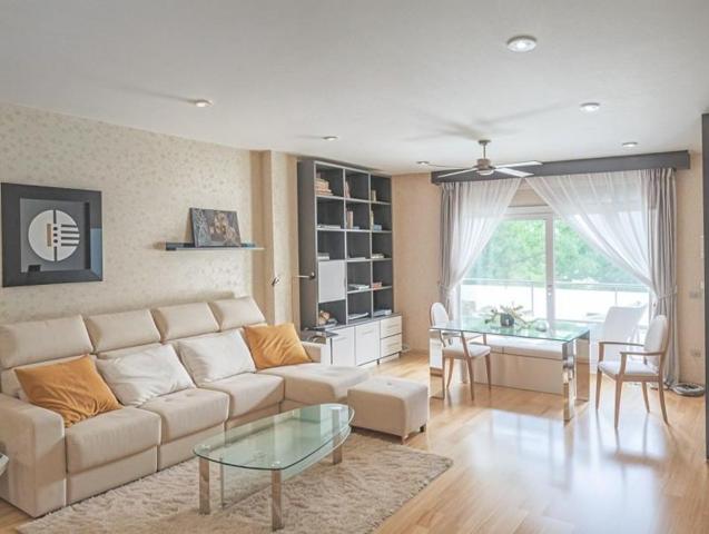 Piso en venta en Salou, Barenys photo 0