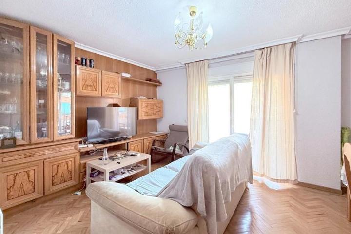 Piso en venta en Madrid, Los Rosales photo 0