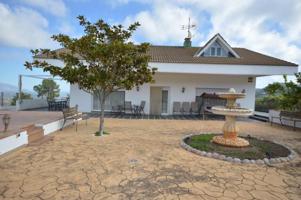 Casa en venta en Gelida, CENTRE photo 0