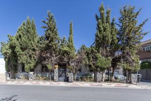 Terreno en venta en Armilla, Avenida de los ogijares photo 0