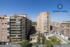 Piso en venta en Granada, Arabial photo 0