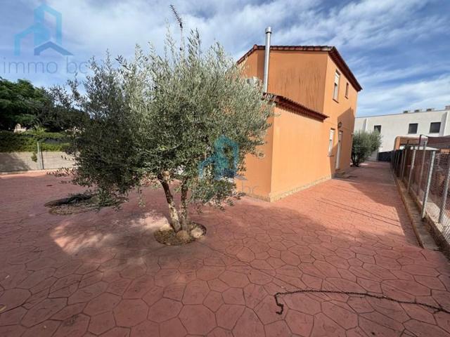 Casa en venta en Vilallonga del Camp photo 0