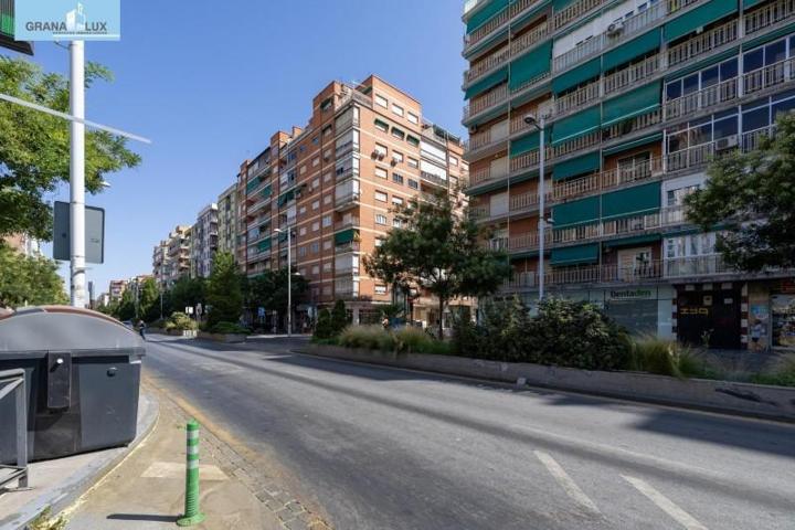 Piso en venta en Granada, Arabial photo 0