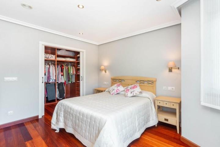 Chalet en venta en San Martín del Rey Aurelio, El rebollal 1 photo 0