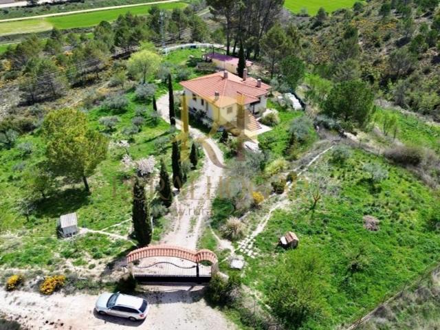 Casa en venta en Auñón photo 0