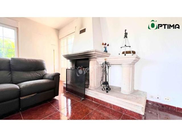 Casa en venta en Teo photo 0