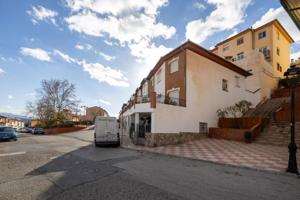 Casa en venta en Alfacar, Alfacar photo 0