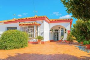 Chalet en venta en Chiclana de la Frontera, La Coquina - Los Gallos photo 0
