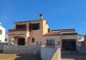 Casa en venta en L'Escala, Centre photo 0