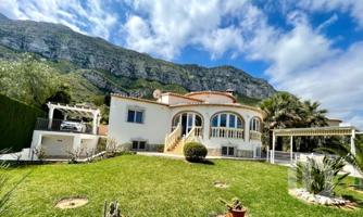 Chalet en venta en Denia, Denia photo 0