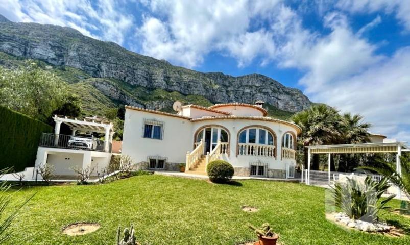 Chalet en venta en Denia, Denia photo 0