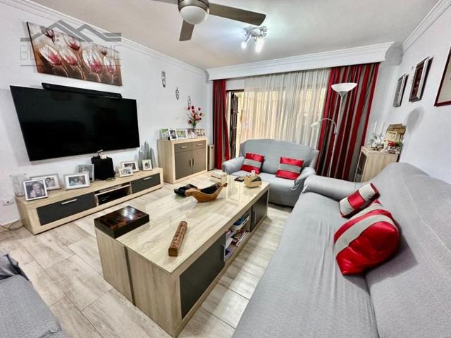 Piso en venta en Estepona photo 0