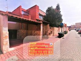 Chalet en venta en Arroyomolinos photo 0