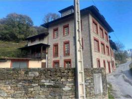 Edificio en venta en Vega de Valcarce, Herrerias photo 0