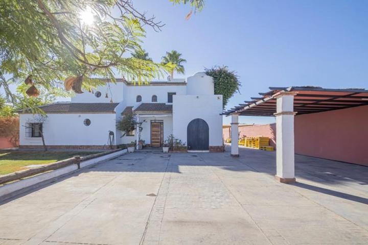 Chalet en venta en Carmona, Torrepalma photo 0