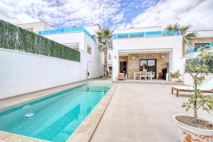 Chalet en venta en Bigastro, Comunidad valenciana photo 0