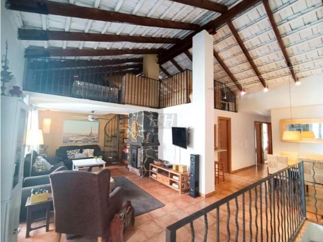 Casa en venta en Burjassot photo 0