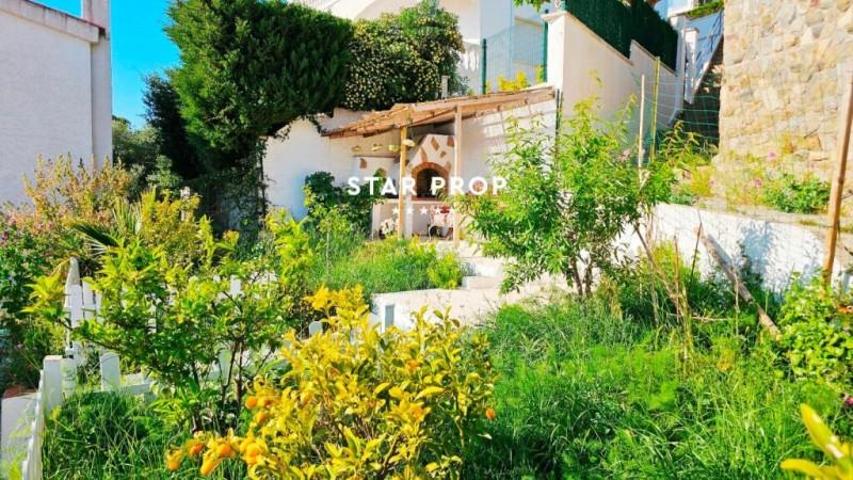 Casa en venta en Llançà photo 0