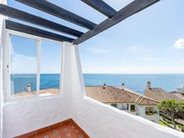 Apartamento en venta en Estepona photo 0