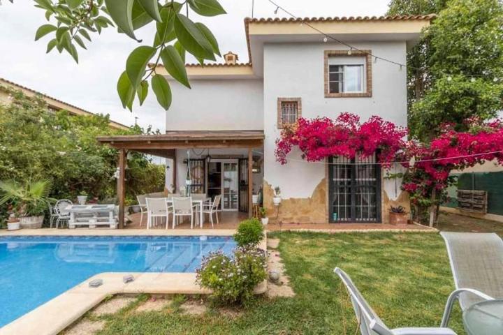 Chalet en venta en La Pobla de Vallbona, La pobla de Vallbona photo 0