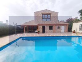 Chalet en venta en Alcalá de Guadaira photo 0