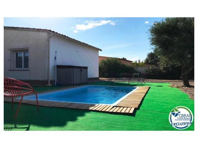 Casa en venta en Roses photo 0