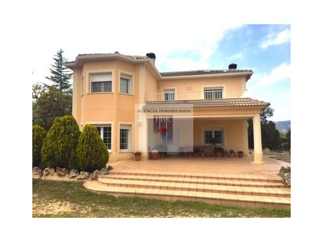 Chalet en venta en Cocentaina photo 0