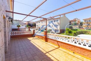 Adosada en venta en Piera, POBLE photo 0