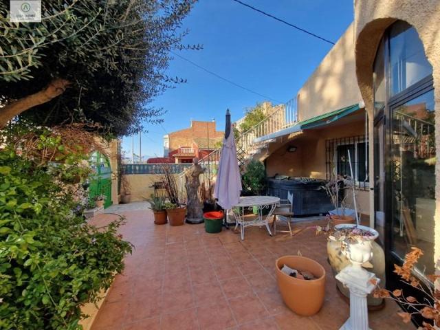 Chalet en venta en Daimús, Playa Daimus photo 0