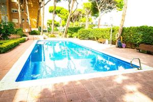 Apartamento en venta en Castelldefels, La Pineda photo 0