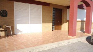Chalet en venta en Castellón de la Plana, URBANIZACIONES photo 0