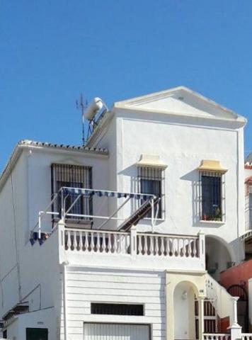 Chalet en venta en Nerja, Urbanizacion - Flamingo photo 0
