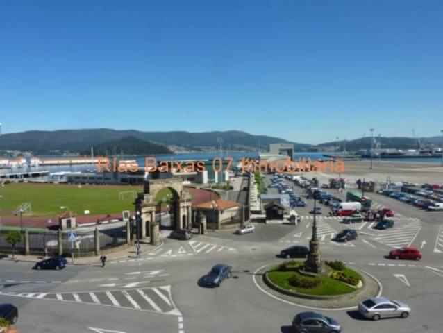 Piso en venta en Marín, Centro photo 0