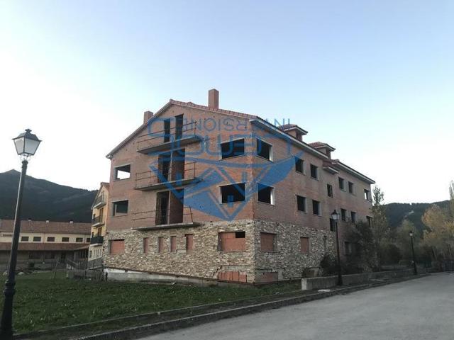 Edificio en venta en Boñar, Calle el Soto, 24850 photo 0