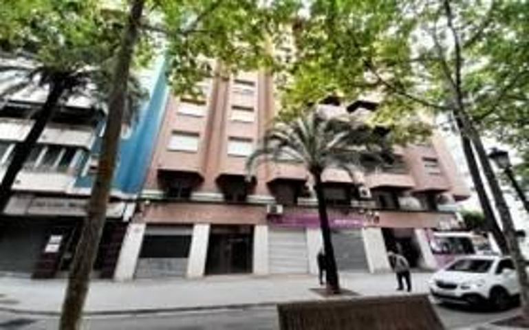 Local comercial en venta en Madrid, Centro photo 0