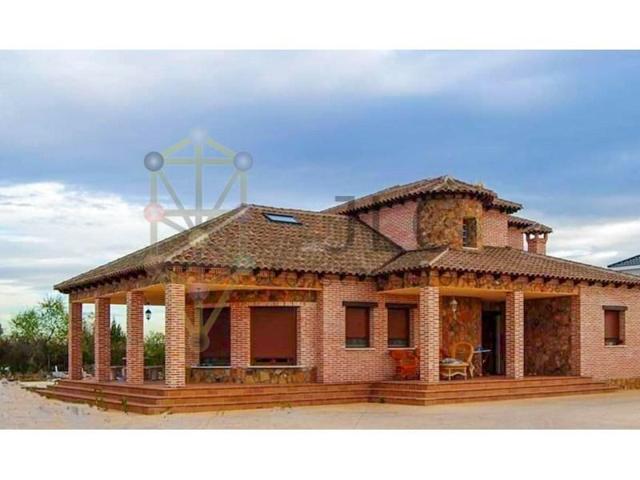 Chalet en venta en Cabanillas de la Sierra photo 0