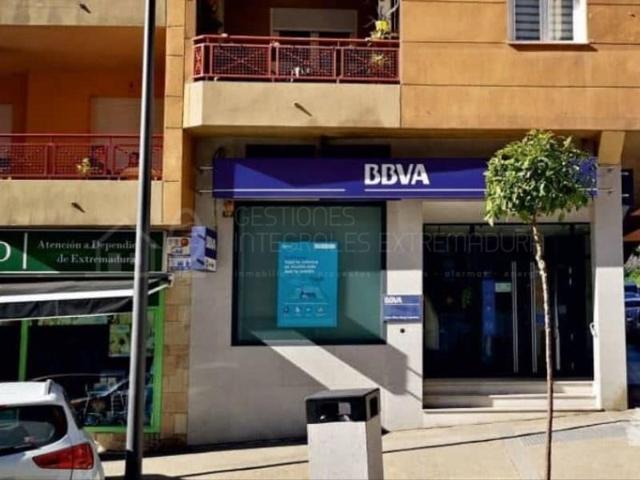 Local comercial en venta en Plasencia photo 0