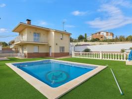 Casa en venta en Cunit photo 0