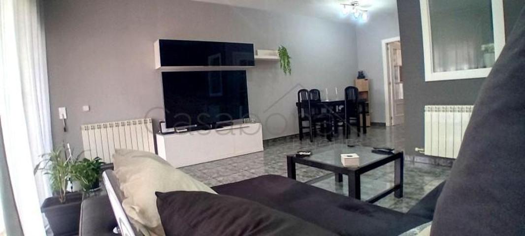 Chalet en venta en Roda de Ter photo 0