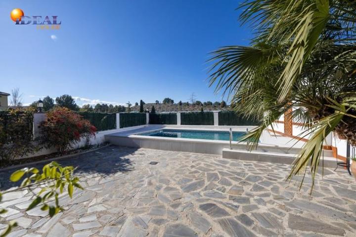 Chalet en venta en Alhendín, Urb. sueños de cadima photo 0