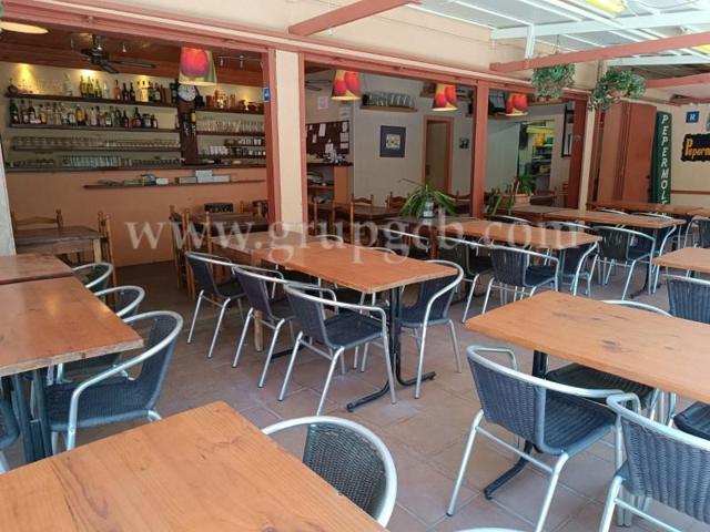 Local comercial en venta en Blanes photo 0