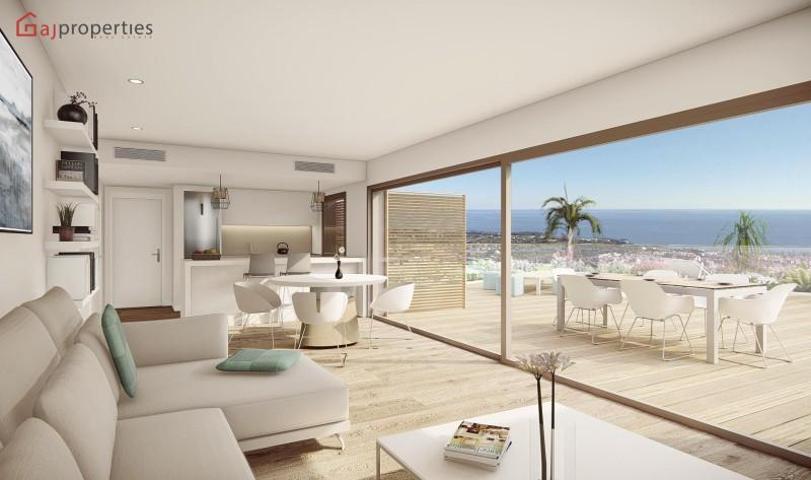 Piso en venta en Estepona, Av Juan Carlos photo 0