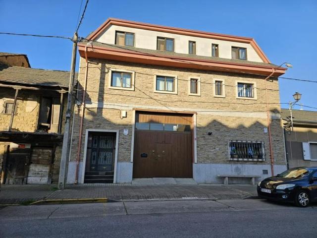 Duplex en venta en Ponferrada, Columbrianos photo 0