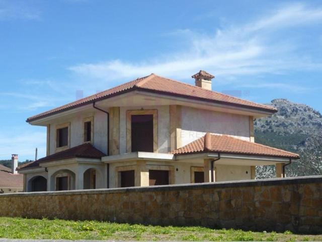 Chalet en venta en Liendo photo 0