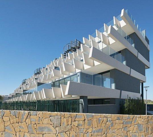 Piso en venta en Estepona, Campo De Golf De La Resina photo 0