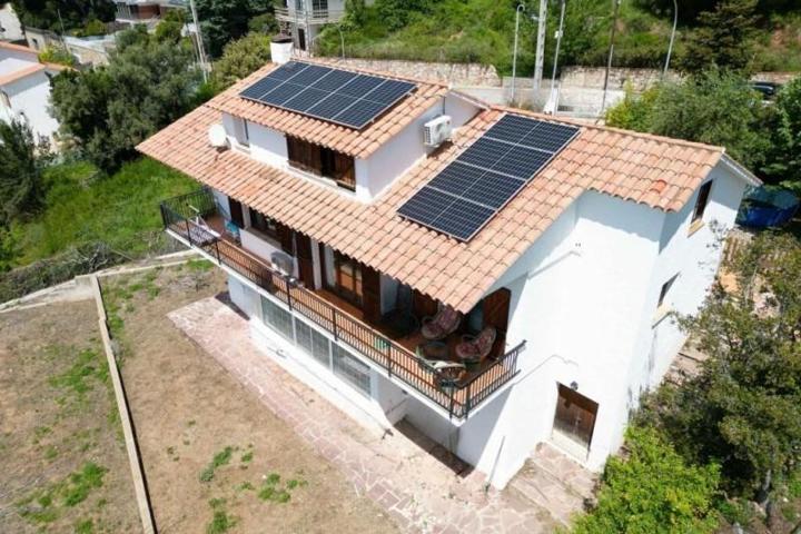 Casa en venta en L'Ametlla del Vallès photo 0