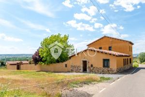 Casa en venta en Sariegos photo 0