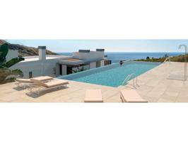 Apartamento en venta en Fuengirola, Carvajal photo 0